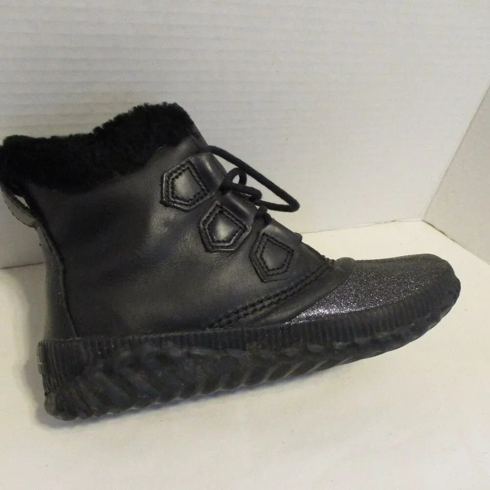 Sorel Shoes Woman Size 6.5 Black Faux Fur Lining Waterproof Outdoors Boots